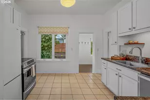 5525 NE Everett St, Portland, OR 97213 - Photo 9