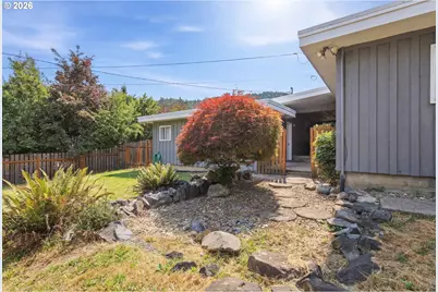 405 Kent St, Drain, OR 97435 - Photo 27