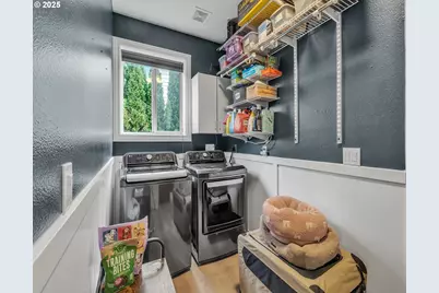 360 NW 6th St, Willamina, OR 97396 - Photo 15