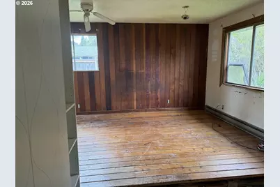 395 E 46th Ave, Eugene, OR 97405 - Photo 11