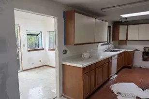 395 E 46th Ave, Eugene, OR 97405 - Photo 5