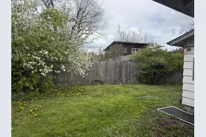 395 E 46th Ave, Eugene, OR 97405 - Photo 19