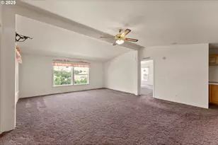 220 Robin St, Roseburg, OR 97470 - Photo 17