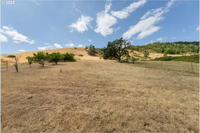 220 Robin St, Roseburg, OR 97470 - Photo 35