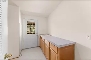 220 Robin St, Roseburg, OR 97470 - Photo 29