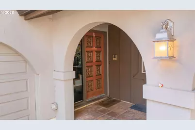 320 Dellwood Dr, Eugene, OR 97405 - Photo 3