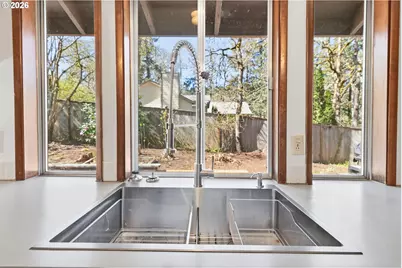 320 Dellwood Dr, Eugene, OR 97405 - Photo 13