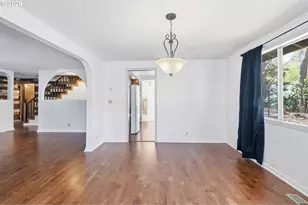 320 Dellwood Dr, Eugene, OR 97405 - Photo 9