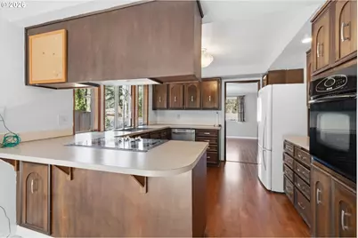 320 Dellwood Dr, Eugene, OR 97405 - Photo 15