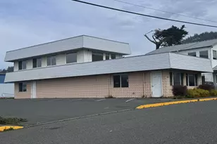 94181 4th St, Gold Beach, OR 97444 - Photo 3