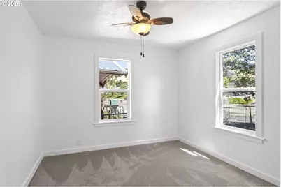 912 S Main St, Myrtle Creek, OR 97457 - Photo 19