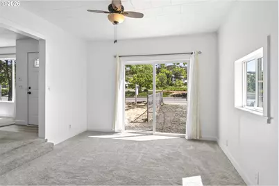 912 S Main St, Myrtle Creek, OR 97457 - Photo 9