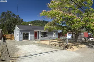 912 S Main St, Myrtle Creek, OR 97457 - Photo 3