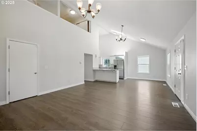 5609 SE 117th Ave, Portland, OR 97266 - Photo 9