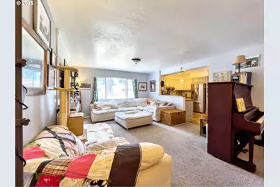 17928 Webster Rd, Gladstone, OR 97027 - Photo 5