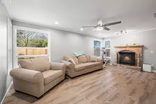 28043 SW Wagner St, Wilsonville, OR 97070 - Photo 9