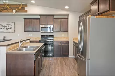 4946 Holly St, Springfield, OR 97478 - Photo 9