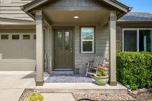 4946 Holly St, Springfield, OR 97478 - Photo 3