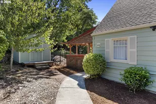 2226 SW Iowa St, Portland, OR 97239 - Photo 1