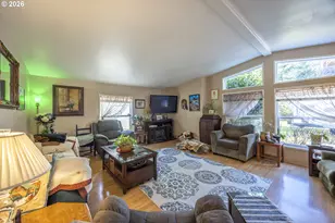 9580 N Fork Siuslaw Rd, Florence, OR 97439 - Photo 15