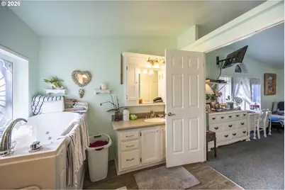 9580 N Fork Siuslaw Rd, Florence, OR 97439 - Photo 41