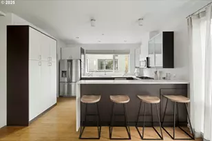 1102 NE Tillamook St, Portland, OR 97212 - Photo 13