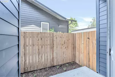 2389 SE 45th Ave, Portland, OR 97215 - Photo 13