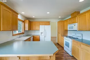 239 Blue Jay Loop, Creswell, OR 97426 - Photo 7