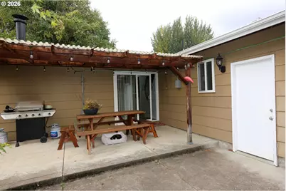 1158 S 39th St, Springfield, OR 97478 - Photo 23