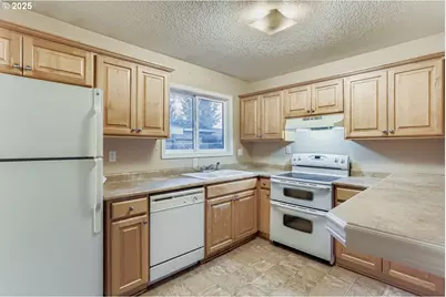 810 Yale Ave, Gladstone, OR 97027 - Photo 11