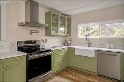 10227 N Macrum Ave, Portland, OR 97203 - Photo 7