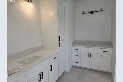 2017 SE 10th Pl, Canby, OR 97013 - Photo 5