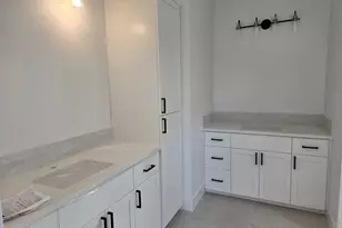 2017 SE 10th Pl, Canby, OR 97013 - Photo 5