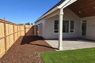 2017 SE 10th Pl, Canby, OR 97013 - Photo 11