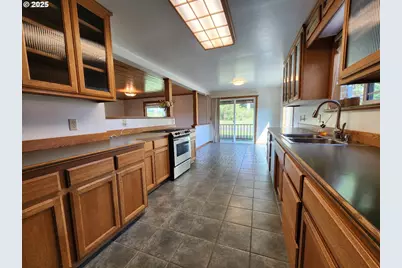 92920 Cape Blanco Rd, Sixes, OR 97476 - Photo 9
