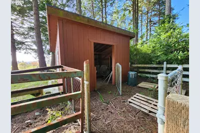 92920 Cape Blanco Rd, Sixes, OR 97476 - Photo 37