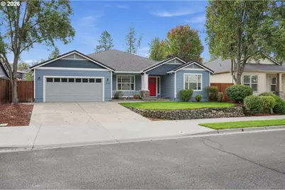 948 Black Wolf Ln, Eagle Point, OR 97524 - Photo 1