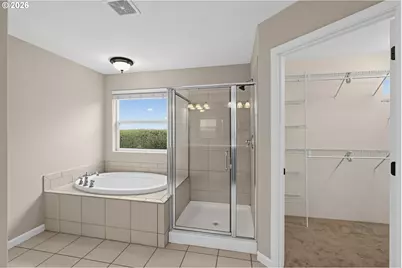 948 Black Wolf Ln, Eagle Point, OR 97524 - Photo 23