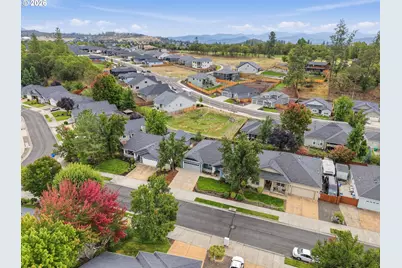 948 Black Wolf Ln, Eagle Point, OR 97524 - Photo 35