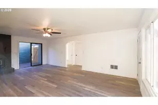 436 E 7th St, Coquille, OR 97423 - Photo 17