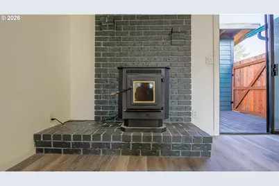 436 E 7th St, Coquille, OR 97423 - Photo 19