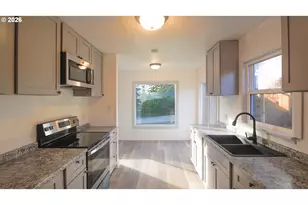 436 E 7th St, Coquille, OR 97423 - Photo 23