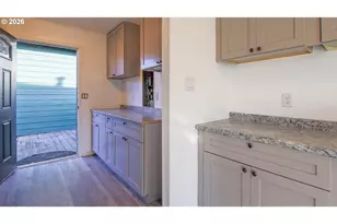 436 E 7th St, Coquille, OR 97423 - Photo 33