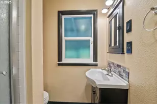 1725 24th St, Salem, OR 97301 - Photo 17