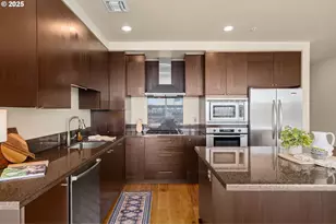 1900 S River Dr, Portland, OR 97201 - Photo 9