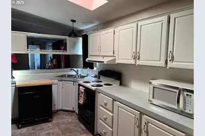 1200 E Central Ave #128, Sutherlin, OR 97479 - Photo 9