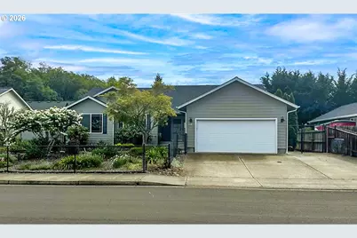 2409 SE Chinaberry Ave, Roseburg, OR 97470 - Photo 1