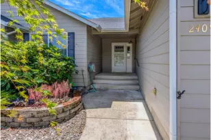 2409 SE Chinaberry Ave, Roseburg, OR 97470 - Photo 3