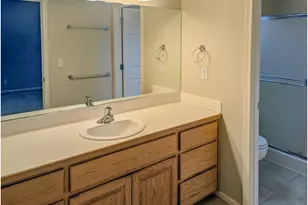 2409 SE Chinaberry Ave, Roseburg, OR 97470 - Photo 17