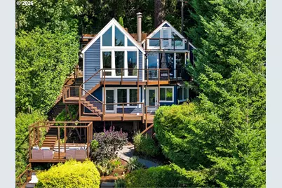 3360 SW Fairmount Blvd, Portland, OR 97239 - Photo 1